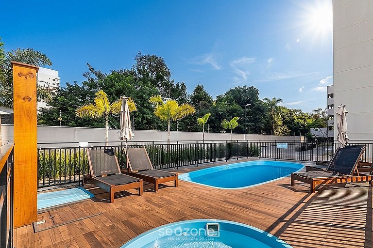 Apto. em Cond. c/ Piscina e Vista Mar CSI1401