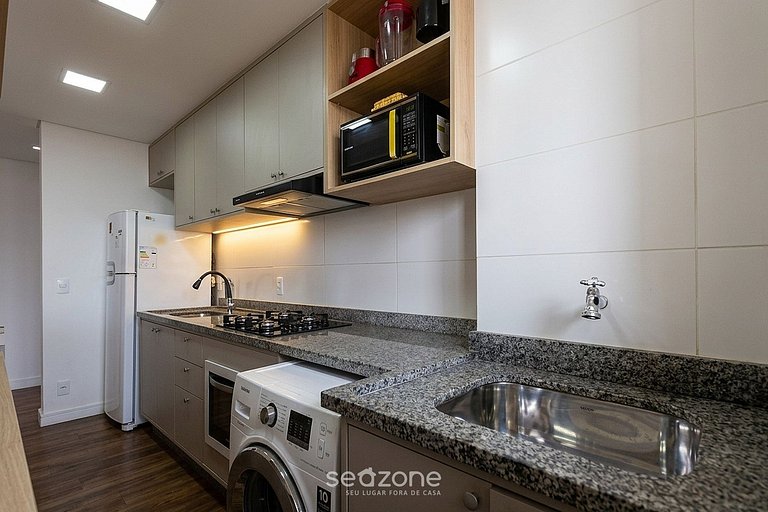 Apto. em Cond. c/ Piscina e Vista Mar CSI1401