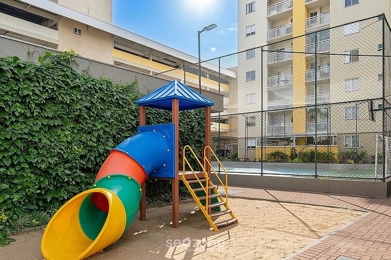 Apto. em Cond. c/ Piscina e Vista Mar VAC0706