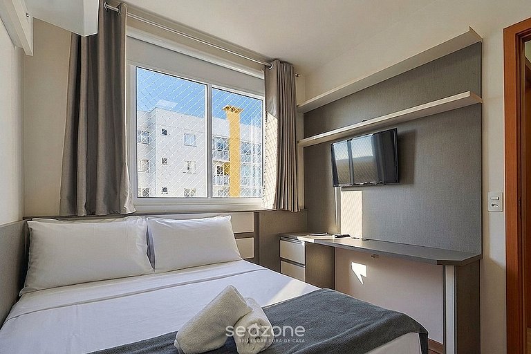 Apto. em Cond. c/ Piscina e Vista Mar VAC0706