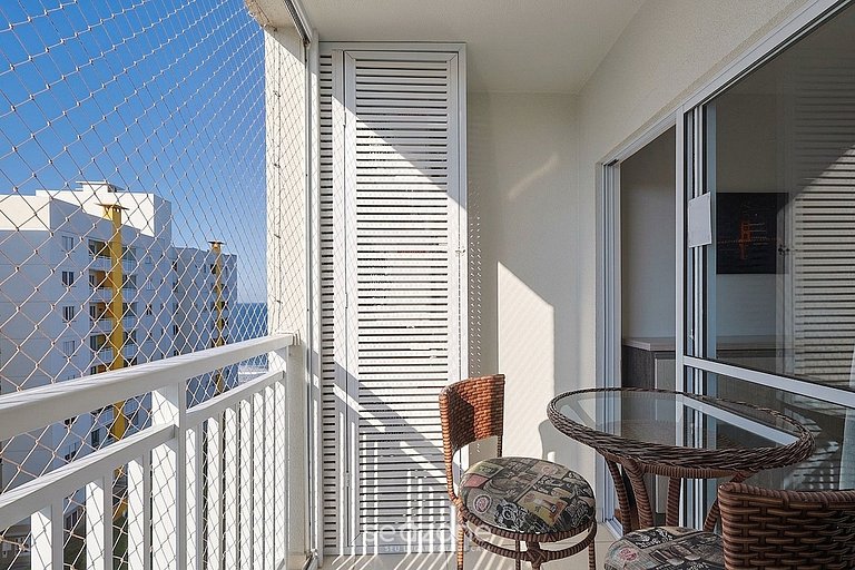 Apto. em Cond. c/ Piscina e Vista Mar VAC0706