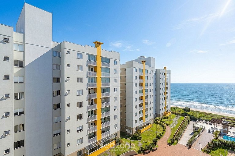 Apto. em Cond. c/ Piscina e Vista Mar VAC0706
