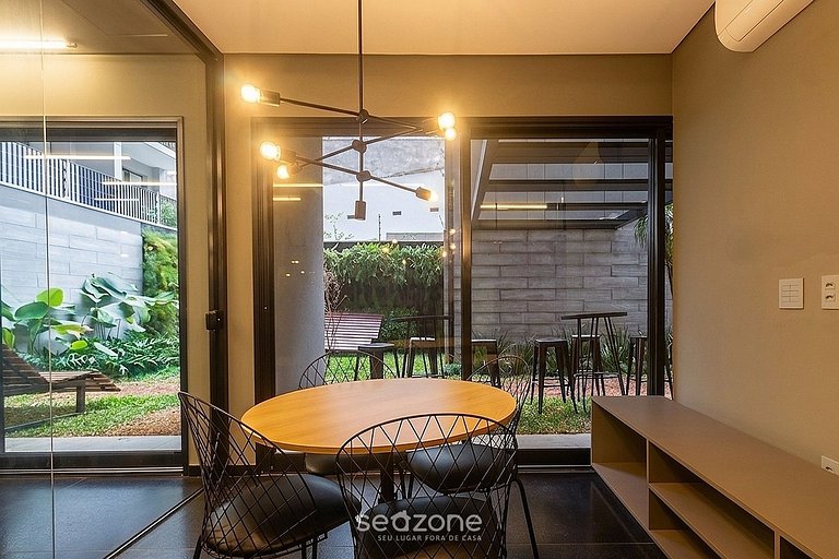 Studio em Cond. c/ Piscina e Vista Cid. OPL0909