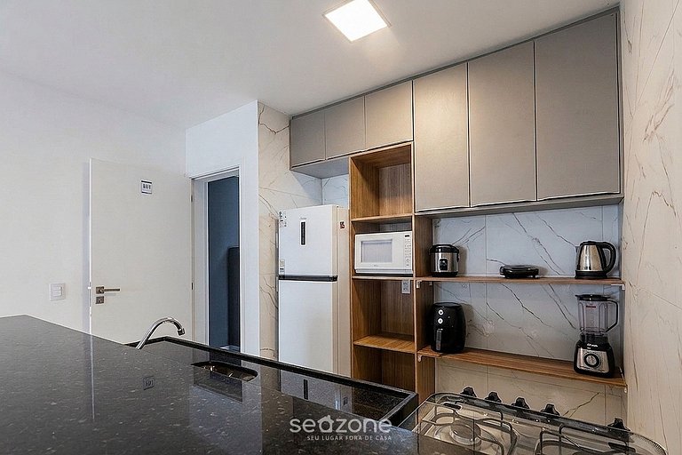 Apto. em Cond. c/ Piscina e Vista Cid. DVO0101