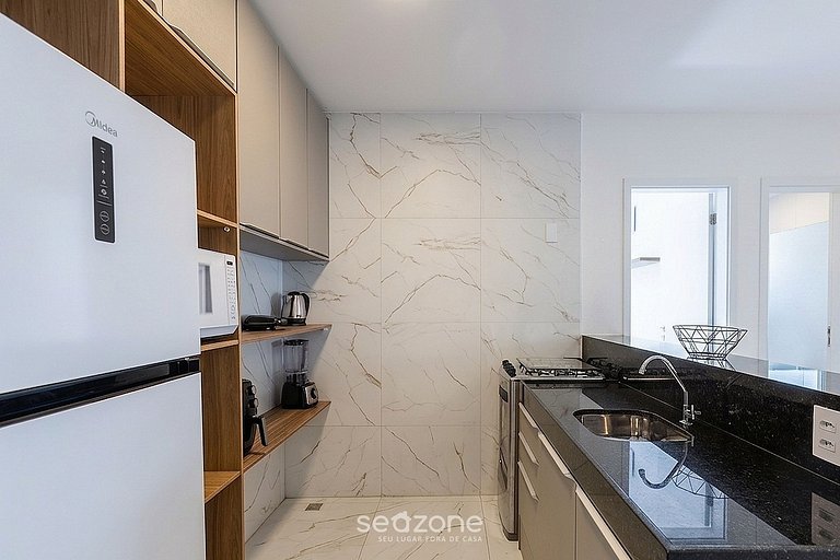 Apto. em Cond. c/ Piscina e Vista Cid. DVO0101