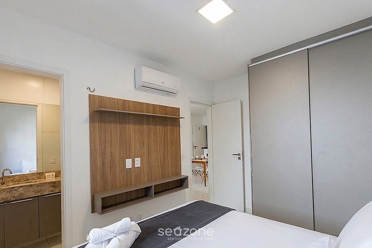 Apto. em Cond. c/ Piscina e Vista Cid. DVO0101