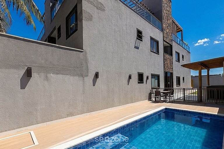 Apto. em Cond. c/ Piscina e Vista Cid. DVO0101
