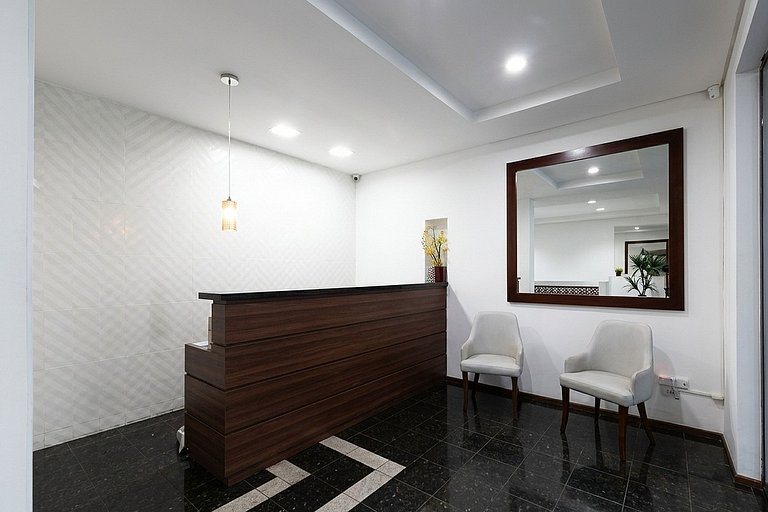 Studio em Cond. c/ Vista Cid. LLS0277