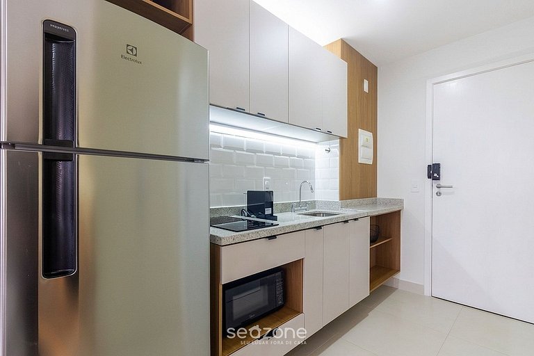 Studio c/ Varanda em Cond. c/ Piscina AIM0406