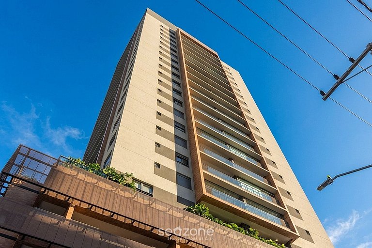 Apto. c/ Balcón en Condo. c/ Piscina AIM0406