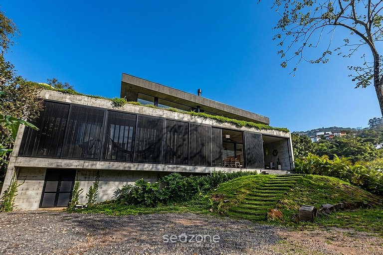 Casa c/ parr. priv. a 890m de Siriú ECN0227