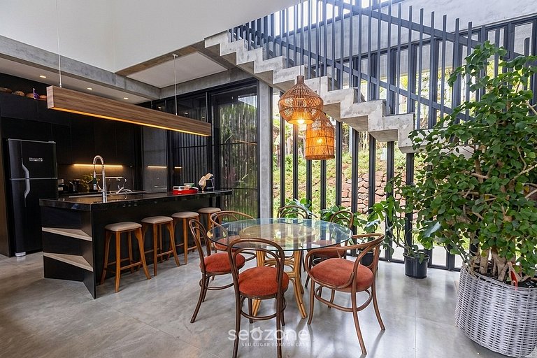 Casa c/ churrasq. priv. a 890m de Siriú ECN0227