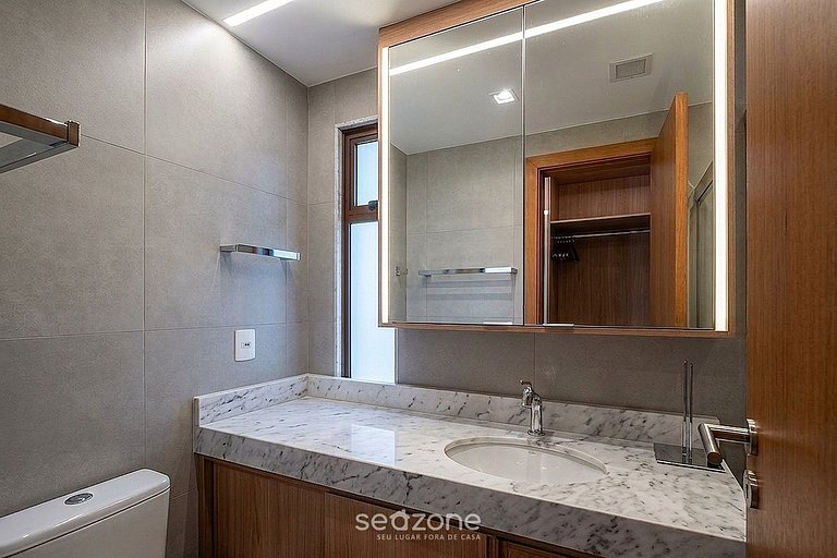 Casa em Cond. c/ Piscina e Churrasq. DLR0023