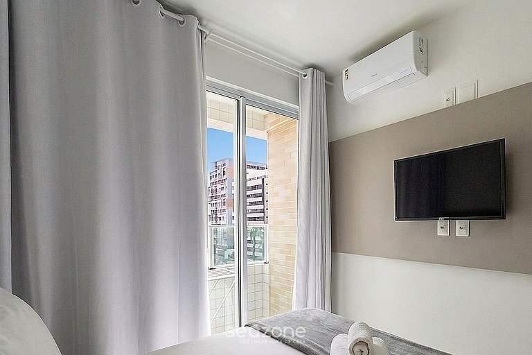 Apto. em Cond. c/ Piscina e Vista Cid. PAB0506