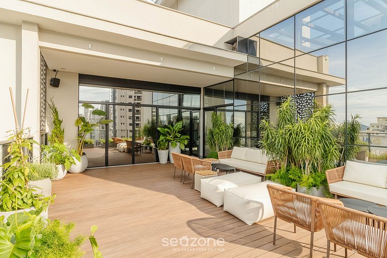 Studio em Cond. c/ Piscina e Vista Cid. FFS0704