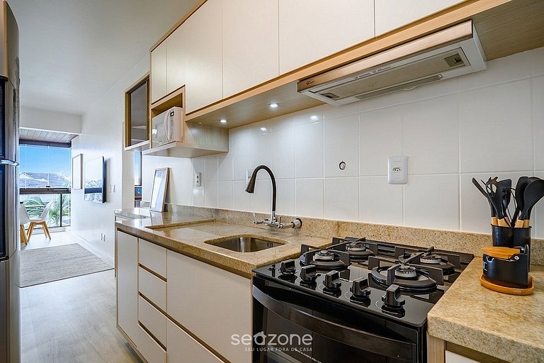 Apto. em Cond. c/ Piscina e Vista Cid. COI0301