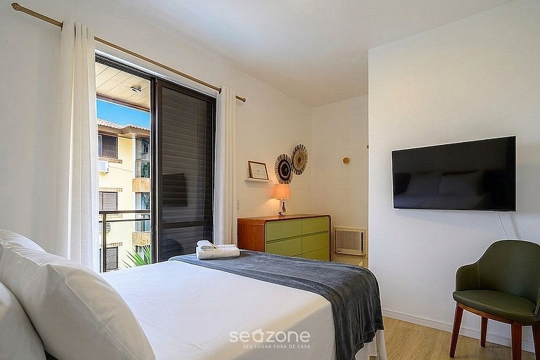 Apto. em Cond. c/ Piscina e Vista Cid. COI0301
