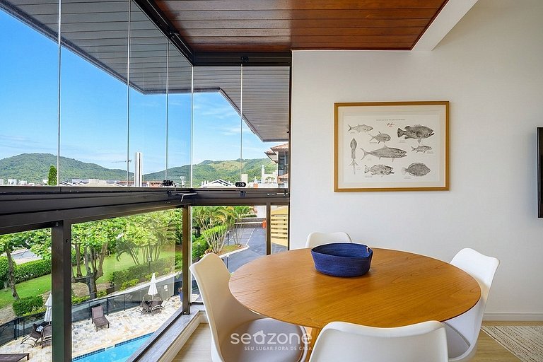 Apto. em Cond. c/ Piscina e Vista Cid. COI0301