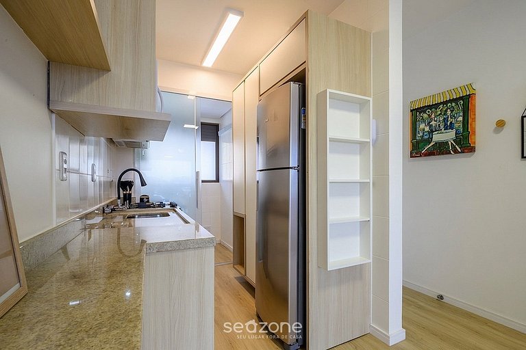 Apto. em Cond. c/ Piscina e Vista Cid. COI0301
