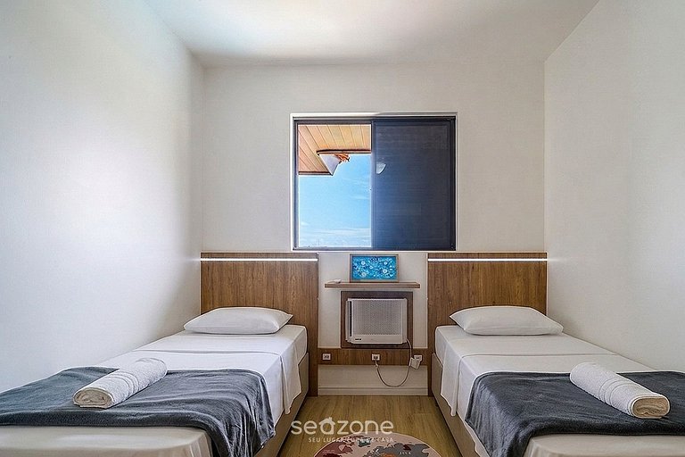 Apto. em Cond. c/ Piscina e Vista Cid. COI0301