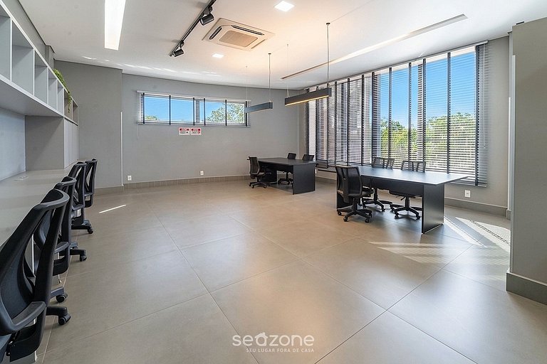 Studio em Cond. c/ Piscina e Vista Cid. VEO0507