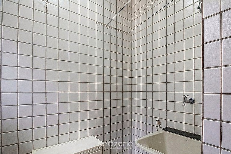 Apto. em Cond. c/ Piscina em Taperapuan APF0232