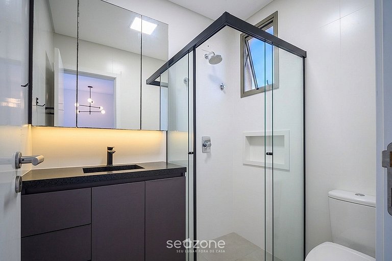 Apto. em Cond. c/ Piscina e Vista Cid. SSL0114