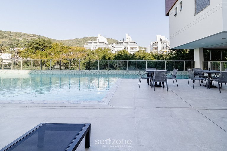 Apto. em Cond. c/ Piscina e Vista Cid. SSL0114