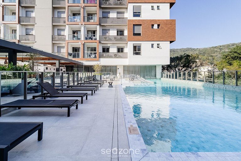 Apto. em Cond. c/ Piscina e Vista Cid. SSL0114