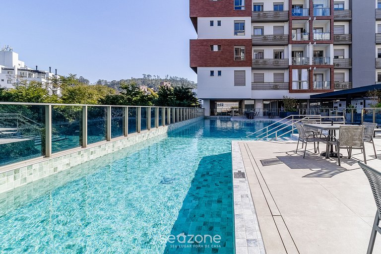 Apto. em Cond. c/ Piscina e Vista Cid. SSL0114