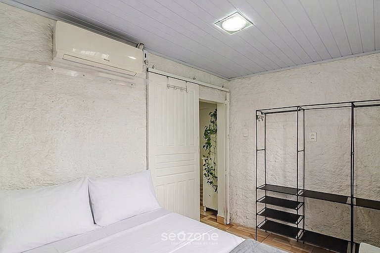 Casa c/ Churrasq. e Vista Cid. prox. Praia EKU0765