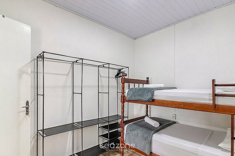 Casa c/ Churrasq. e Vista Cid. prox. Praia EKU0765