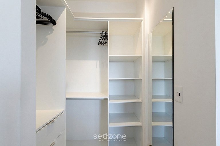 Studio em Cond. c/ Piscina e Vista Cid. SRU3609