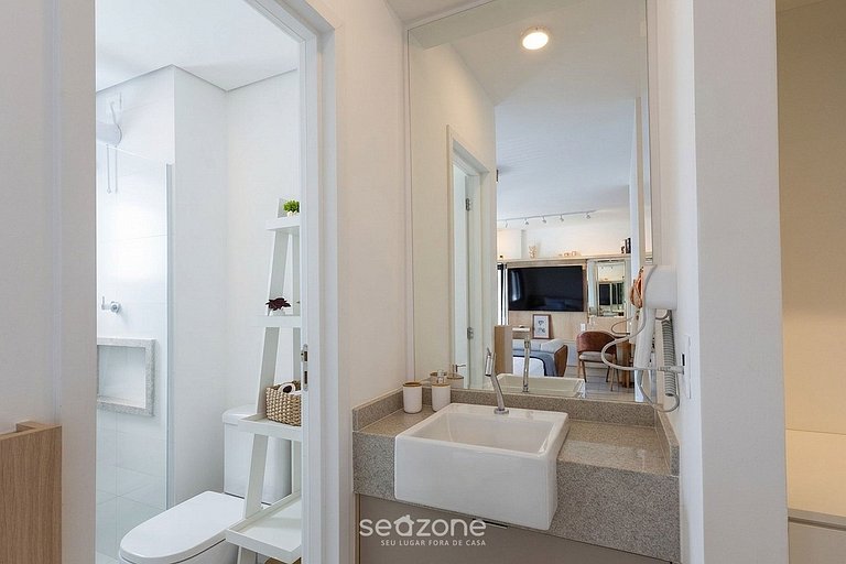 Studio em Cond. c/ Piscina e Vista Cid. SRU3609