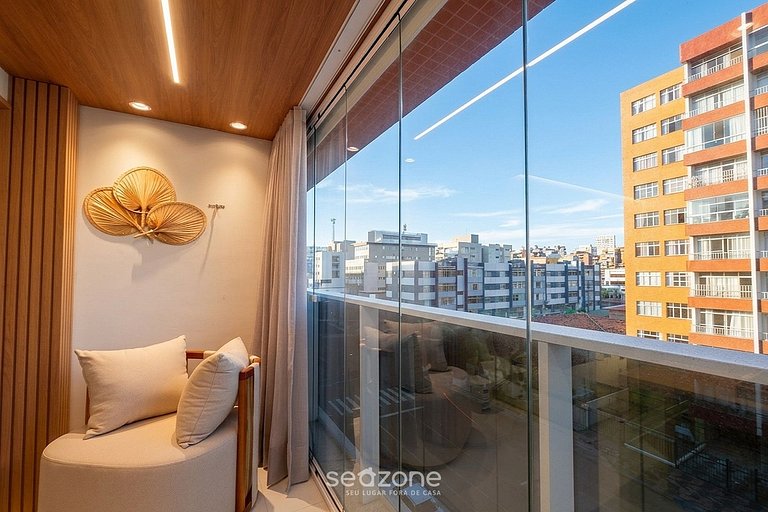 Studio c/ Varanda em Cond. c/ Piscina SAA0302