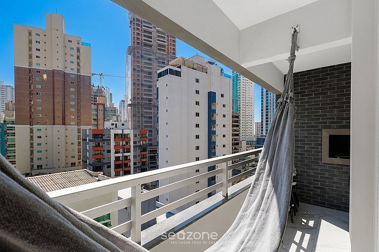 Apto. c/ churrasq. a 720m da Pr. Central CNO0901