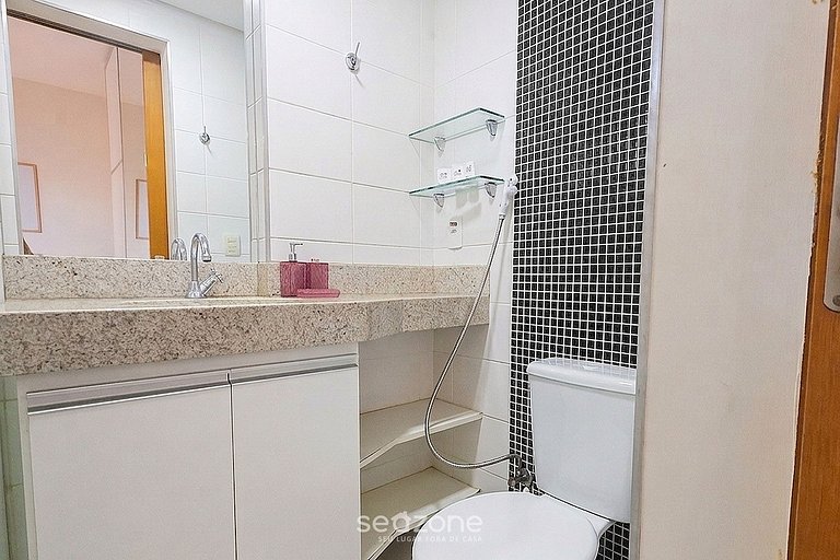 Apto. Bem localizado c/ vista p/ Cid. IRS0603