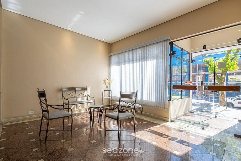 Studio em Cond. c/ Piscina e Vista Cid. LII0089