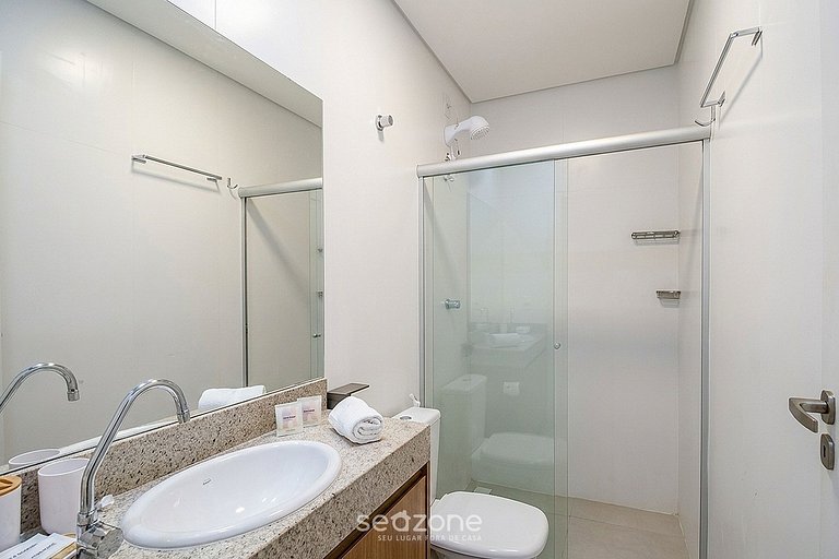 Apto em Cond. c/ Piscina e Churrasq. BIP70006