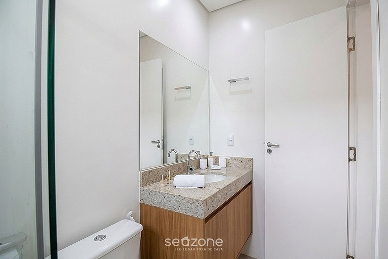 Apto em Cond. c/ Piscina e Churrasq. BIP70006