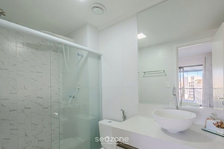Apto. em Cond. c/ Piscina e Vista Cid. BLB1003