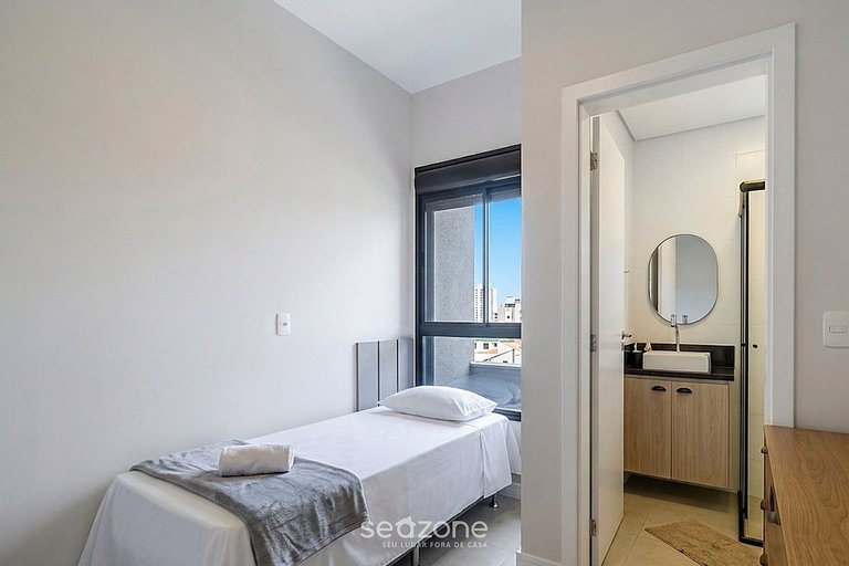 Apto. en Condo. c/ Piscina y Vista Cid. ATC0206
