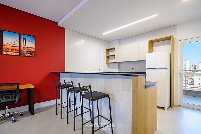 Studio em Cond. c/ Piscina e Vista Cid. LSA0312