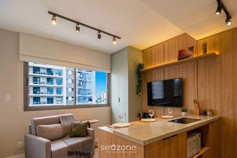 Studio em Cond. c/ Piscina e Vista Cid. MCP0708