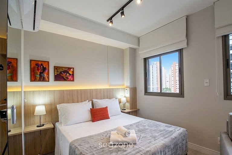 Studio em Cond. c/ Piscina e Vista Cid. MCP0708