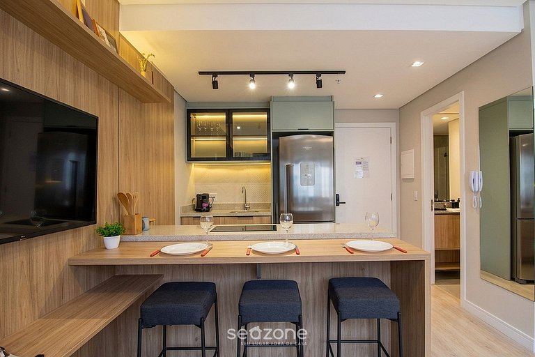 Studio em Cond. c/ Piscina e Vista Cid. MCP0708