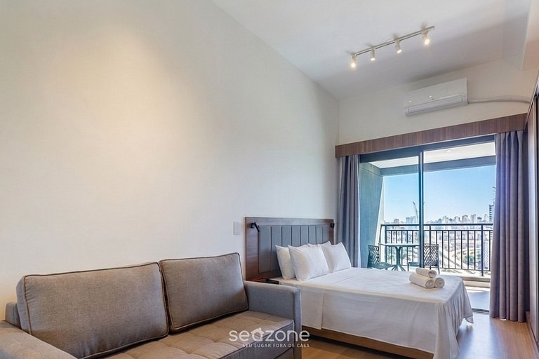 Studio em Cond. c/ Piscina e Vista Cid. CTB2504