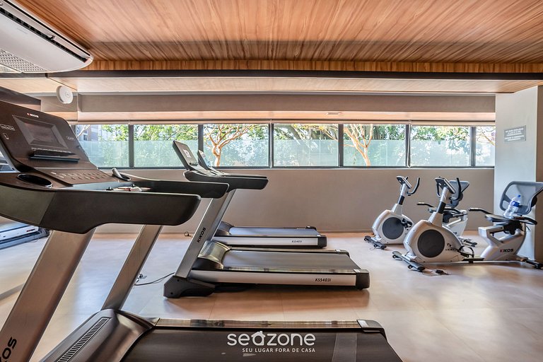 Studio em Cond. c/ Piscina e Vista Cid. CTB2504