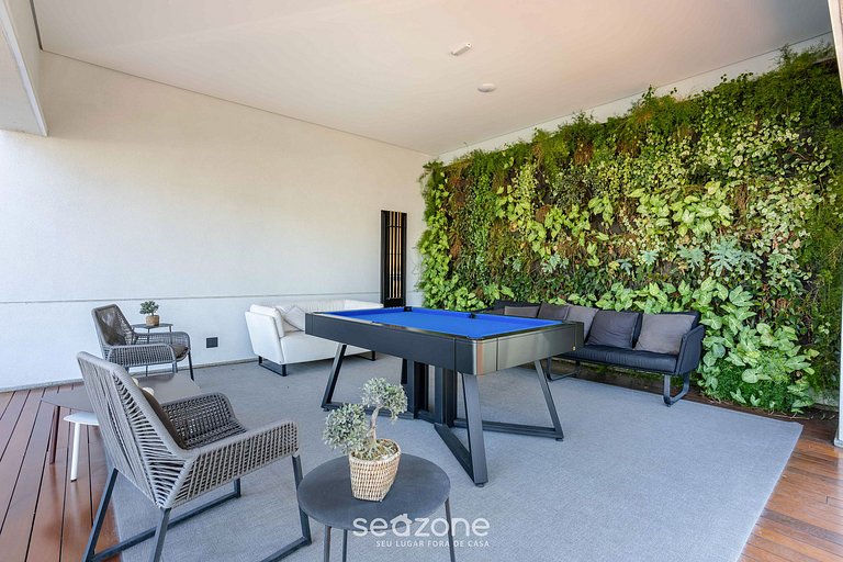 Studio em Cond. c/ Piscina e Vista Cid. CTB2504