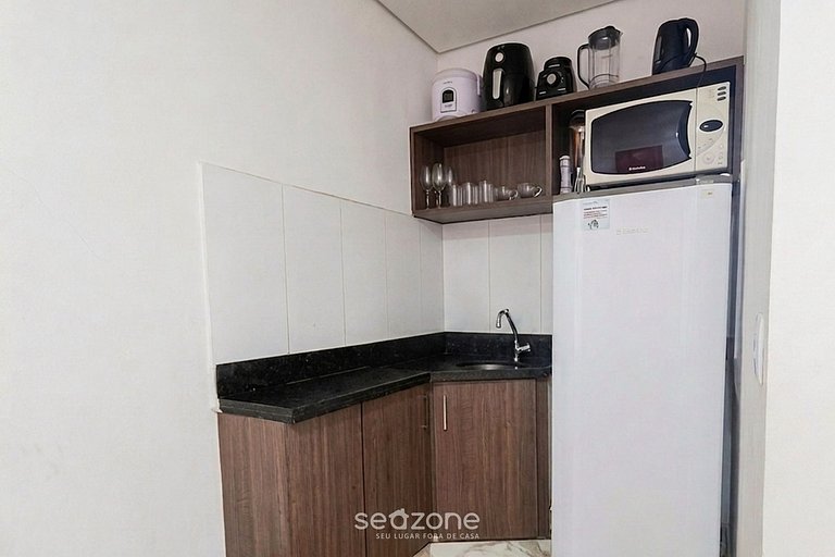 Studio em Cond. c/ Piscina e Vista Cid. CRY2513